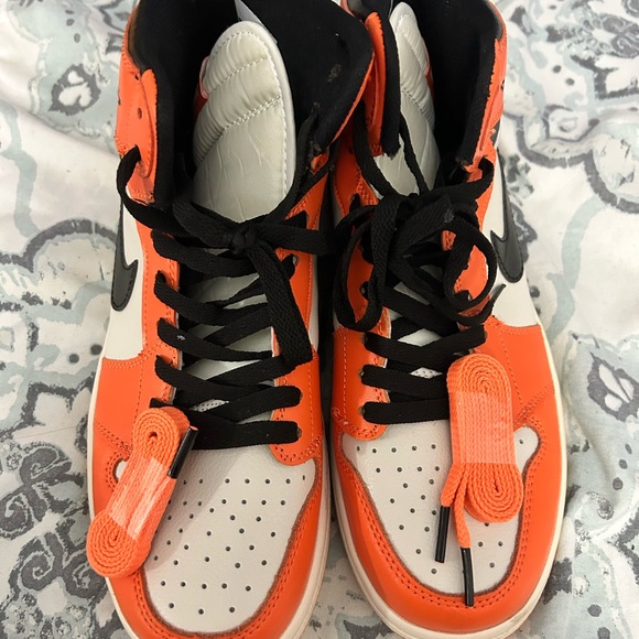 Retro 1 Jordan used once - Picture 2 of 3